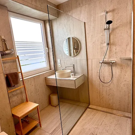 - Modern - Ihr Zuhause Auf Zeit! كوبورغ